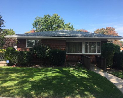 20951 Suffolk, Clinton Twp