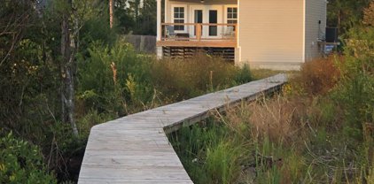 214 Lake Mckissack Ln, Carrabelle