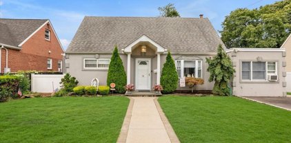 31 5th Avenue, New Hyde Park