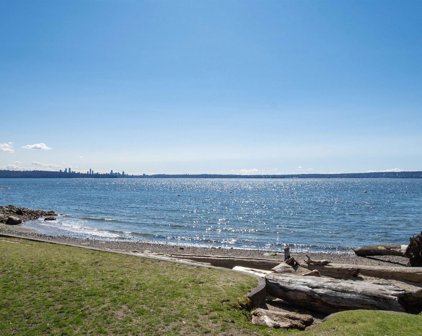 207 Maple Lane, West Vancouver