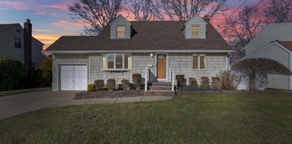 215 Koehl Street, Massapequa Park