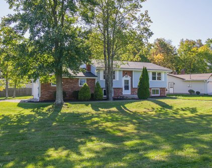 13337 Albion  Road, Strongsville