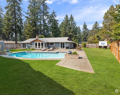 12203 Oak Tree Place SW, Lakewood