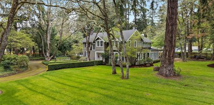 11701 Interlaaken Drive SW, Lakewood