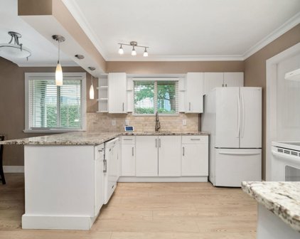 6102 W Greenside Drive, Surrey