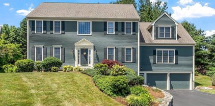 40 Stonybrook Ln, Shrewsbury