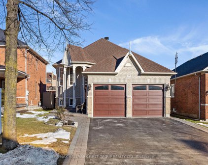 7 Inverary Crt, Whitby