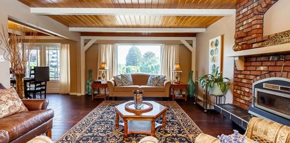 14728 55 Avenue, Surrey
