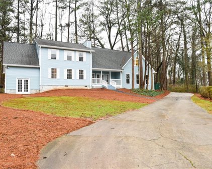 671 Benson Hurst Sw Drive, Mableton