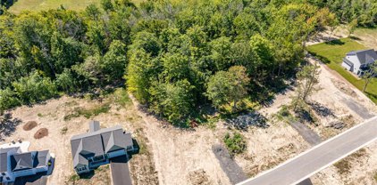 392 Shorewood  Trail, Ontario-543400