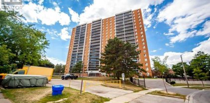 270 Palmdale Drive Unit 902, Toronto