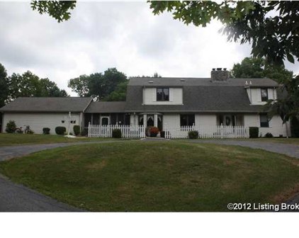 1313 Robertson Dr, Crestwood
