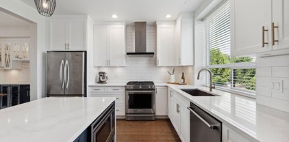 687 Omineca Place, Port Coquitlam