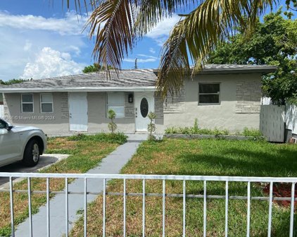 913 Foster Rd, Hallandale Beach