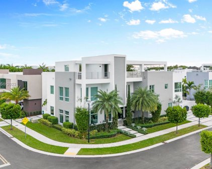 6820 Nw 104th Ct, Doral