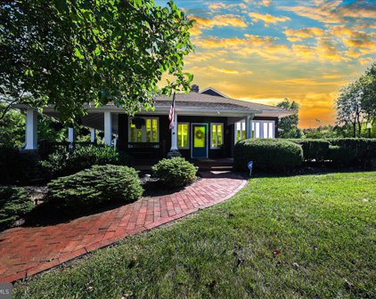 699 Iron Ridge Rd, Hanover
