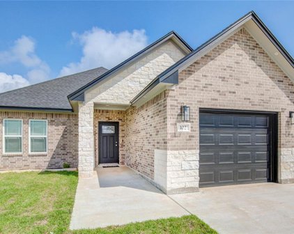 102 S AVE B, Freeport