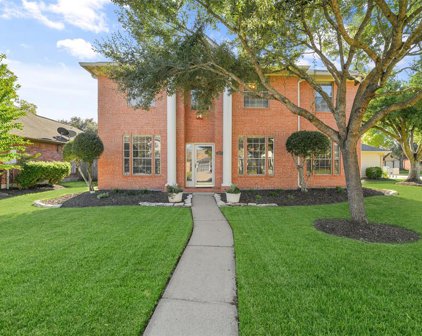 1802 N Mission Circle, Friendswood