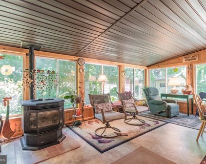 102 Cimarron Dr, Martinsburg