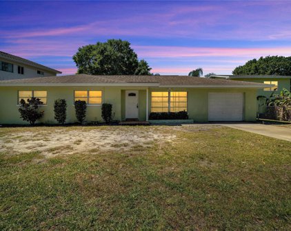 5560 Bates Street, Seminole