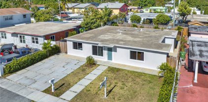 941 E 16th Pl, Hialeah