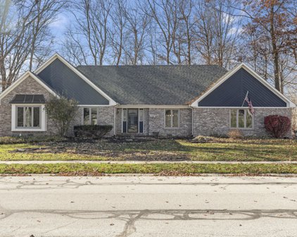 1208 Red Oak Drive, Avon