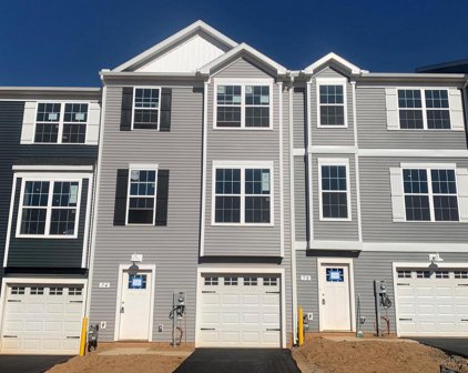 309 Avon Drive Unit #303, Red Lion