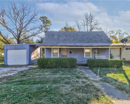 404 SW 15th Street, Blue Springs