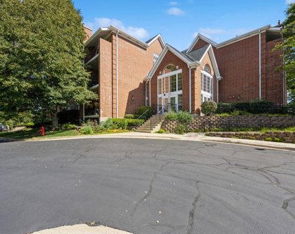 53 Hunt Club Drive Unit #53, St. Charles