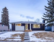 108 Cantree Place Sw, Calgary image