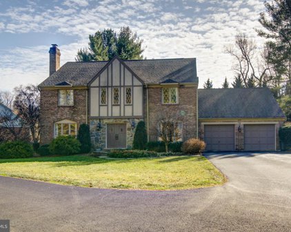 1077 Spring Hill Rd, Mclean