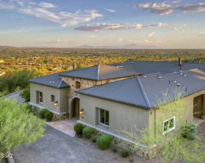 3052 N Deer Track, Tucson
