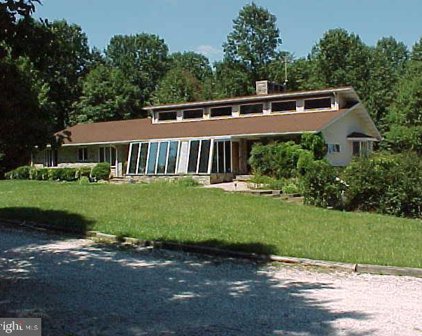 812 W Padonia Rd, Cockeysville