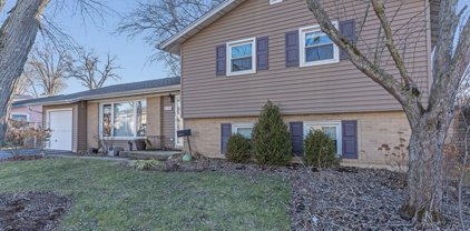 6326 Winston Drive, Woodridge