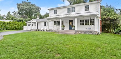 192 Quaker Lane, Fairfield
