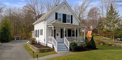 42 Ash St, Hopkinton