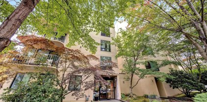 619 5th Avenue W Unit #202, Seattle