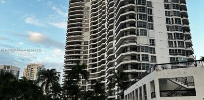 19195 Ne Mystic Pointe Drive Unit #807, Aventura