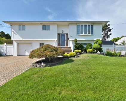 273 N Syracuse Avenue, Massapequa