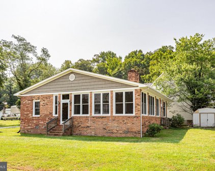 6014 Riverview Dr, King George