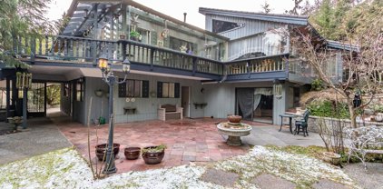 4786 Armour Court, North Vancouver