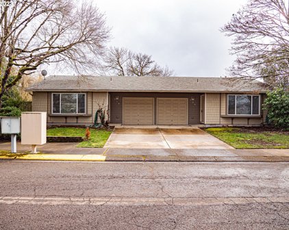720 MANOR WAY, Lebanon