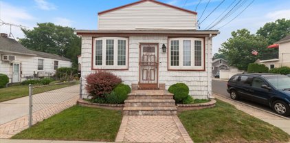 230 Waldorf Avenue, Elmont
