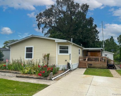 14000 Bronte Dr, Shelby Twp