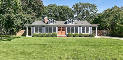 25 Debbie Lane, Westhampton Beach
