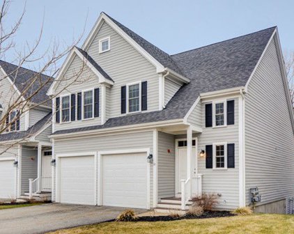 10 Country Candle Ln Unit 10, Northborough