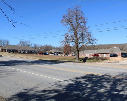 2790 E Joyce Boulevard, Fayetteville