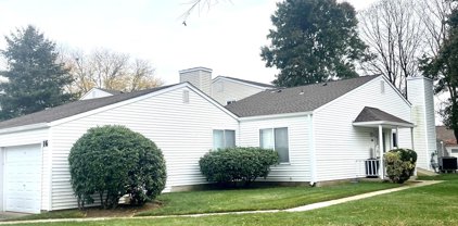 16 Greenwood Drive, Freehold