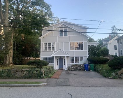62 Pleasant Street, Newton