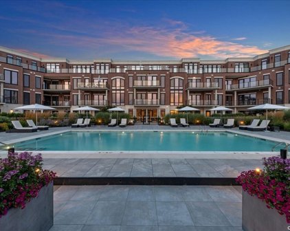 10 Shore Road Unit #101, Glenwood Landing